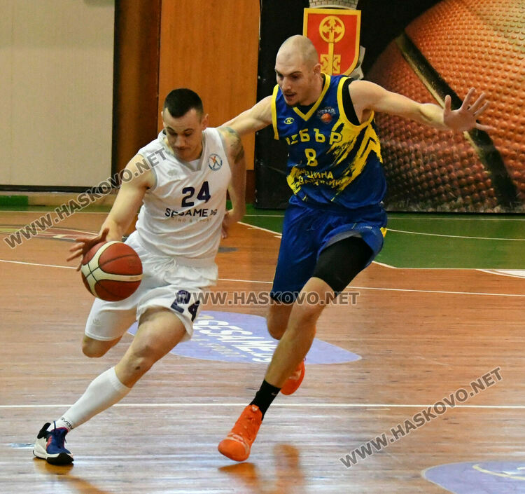 Бакетболистите на Хасково взеха дербито с „Хебър“