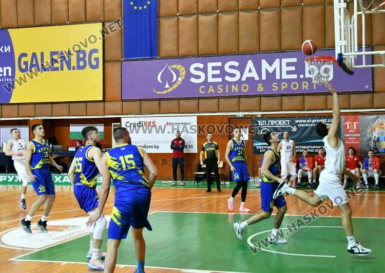 Бакетболистите на Хасково взеха дербито с „Хебър“