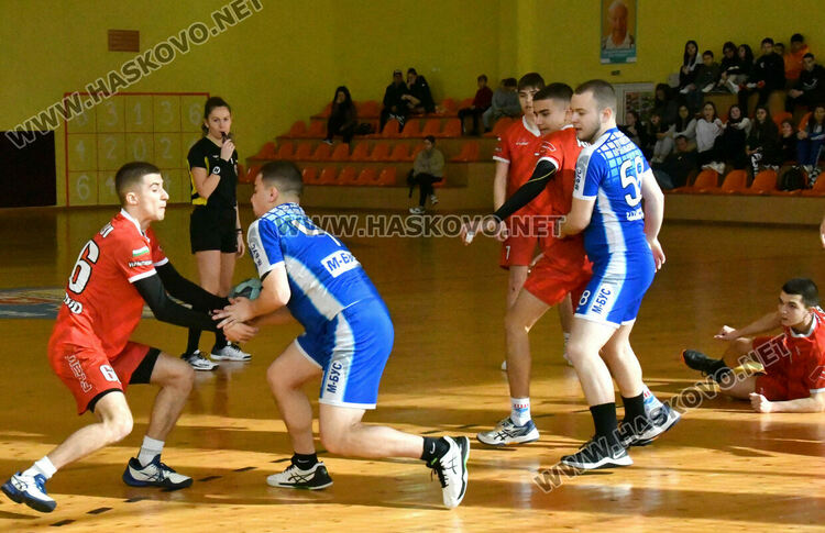 „Асти“ записа победа и загуба в първенството за хандбалисти до 19 г.