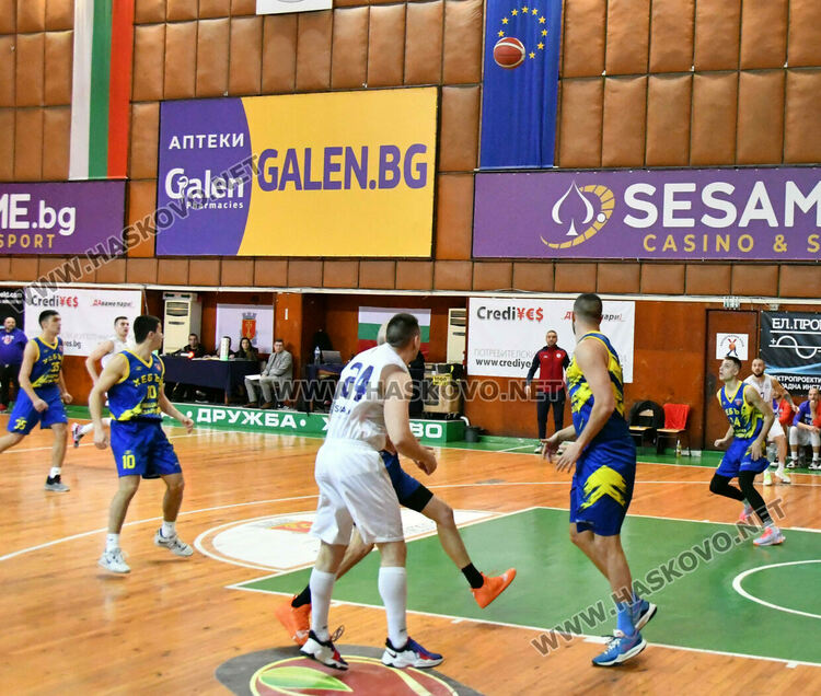 Бакетболистите на Хасково взеха дербито с „Хебър“