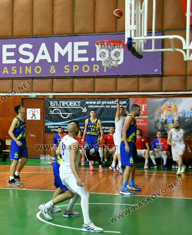 Бакетболистите на Хасково взеха дербито с „Хебър“