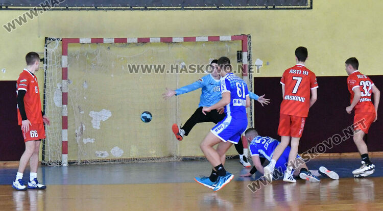 „Асти“ записа победа и загуба в първенството за хандбалисти до 19 г.