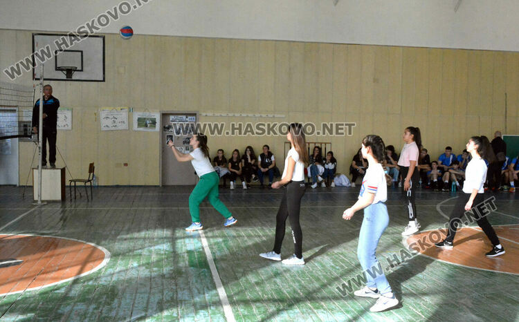 Ученическите игри продължават с първенство по волейбол