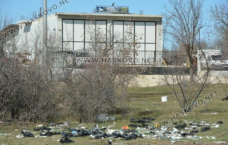 Разчистват незаконно сметище, още две глоби за хасковлия