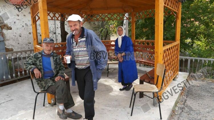 Тази вечер в "Истории извън новините" ви срещаме с изчезващите хора, пазители на черното злато