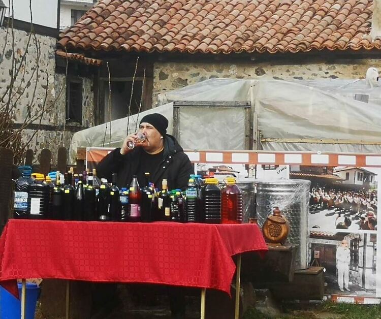 Трима майстори на вино от Хасково сред призьорите на „Трифониада“ в Златоград