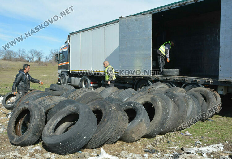 Разчистват незаконно сметище, още две глоби за хасковлия