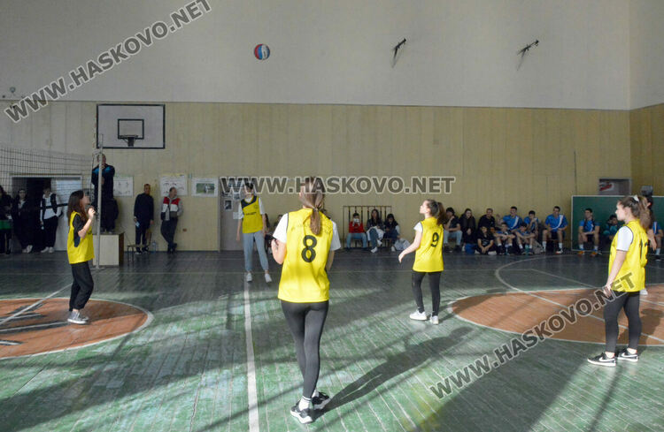 Ученическите игри продължават с първенство по волейбол