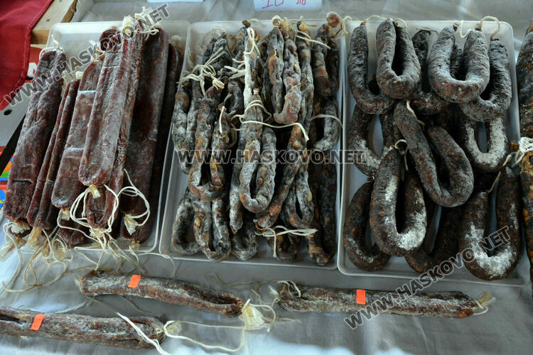 Краставиците с рекордно високи цени в Хасково, достигнаха 7 лева