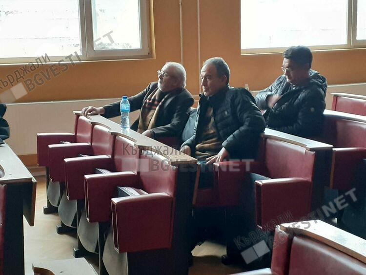 Лютви Местан в болница след инсулт, отложиха делото за катастрофата край Загорско