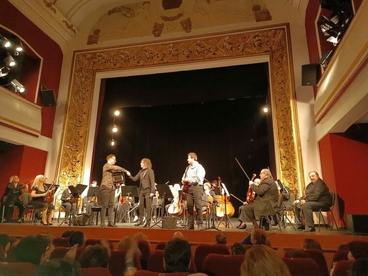 Музиката на Пиацола беше посрещната с аплодисменти в Хасково