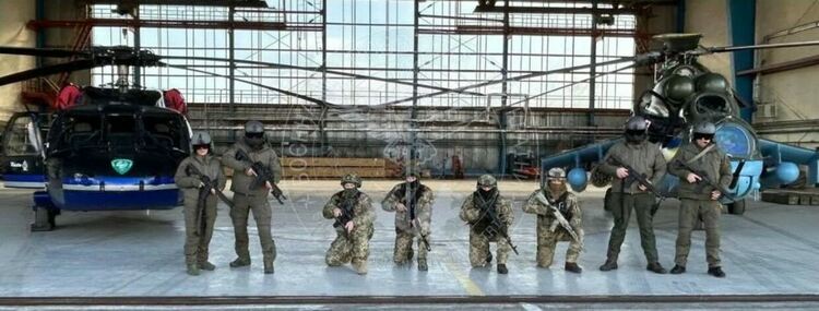 Украинският спецназ има Black Hawk, за доставката на който не е обявявано