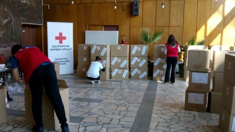 Пернишката организация на БЧК изпраща дарения към пострадалите от земетресението в Турция и Сирия