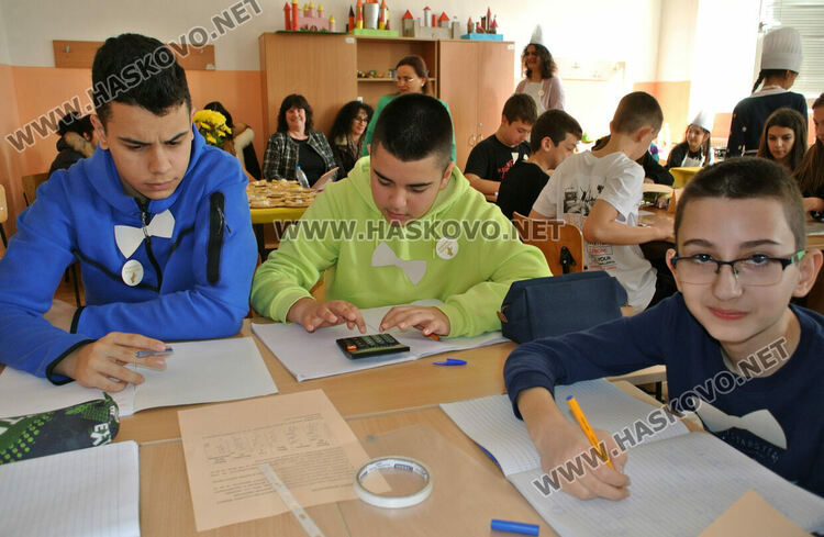 Ученици от „Смирненски“ правиха палачинки с помощта на математиката