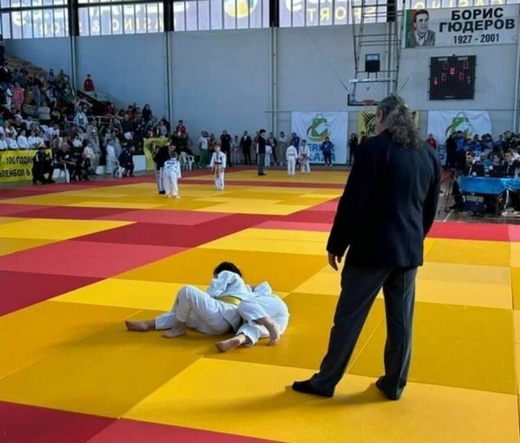 За шести път в зала &bdquo;Борис Гюдеров&ldquo; в Перник се проведе турнирът по джудо за деца &bdquo;Купа Перун&ldquo;