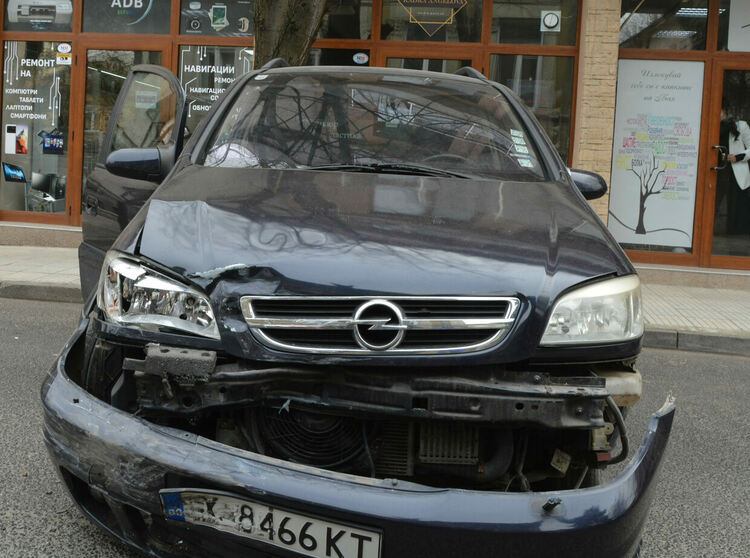 Мъж пострада при катастрофа на ул. „Цар Освободител“