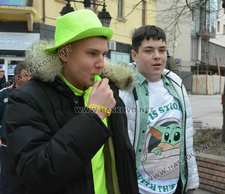 Фашингът на Езиковата гимназия огласи улиците в Хасково