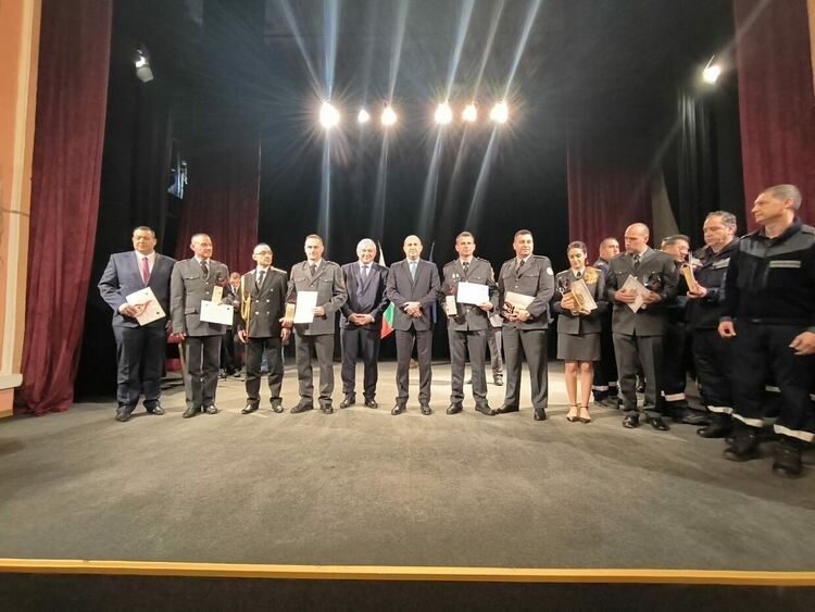 Главен инспектор Николай Кирилов е победител в националния конкурс „Пожарникар на годината“ 