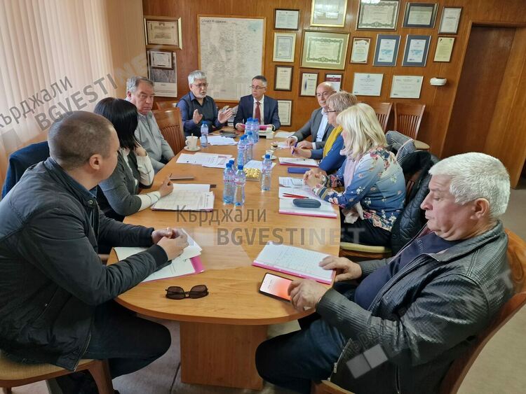 Партиите постигнаха съгласие за съставите на СИК  в Кърджали