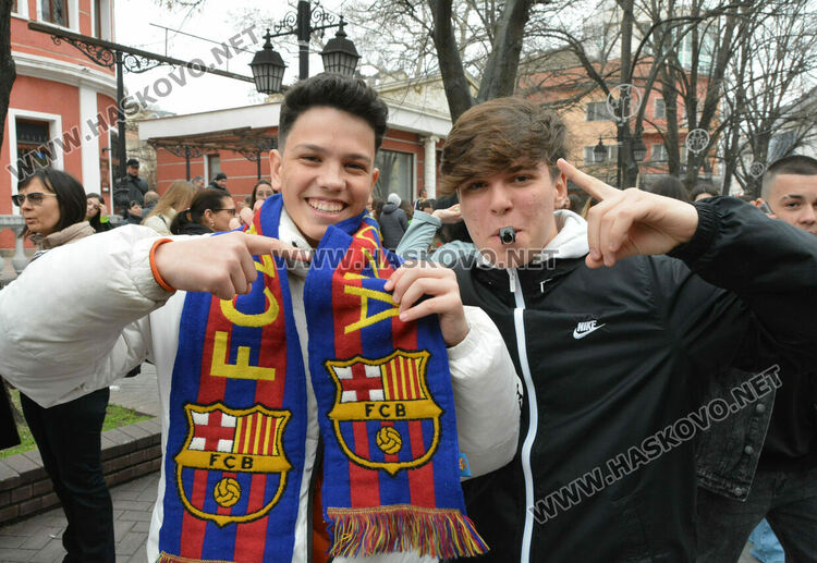 Фашингът на Езиковата гимназия огласи улиците в Хасково