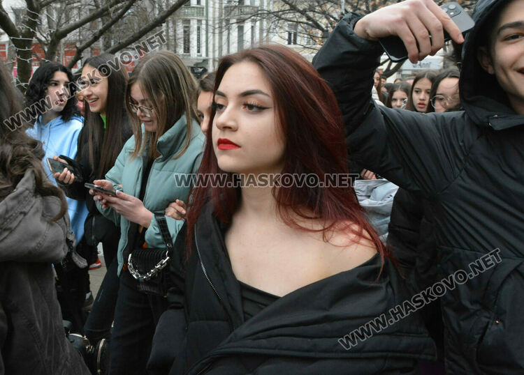 Фашингът на Езиковата гимназия огласи улиците в Хасково