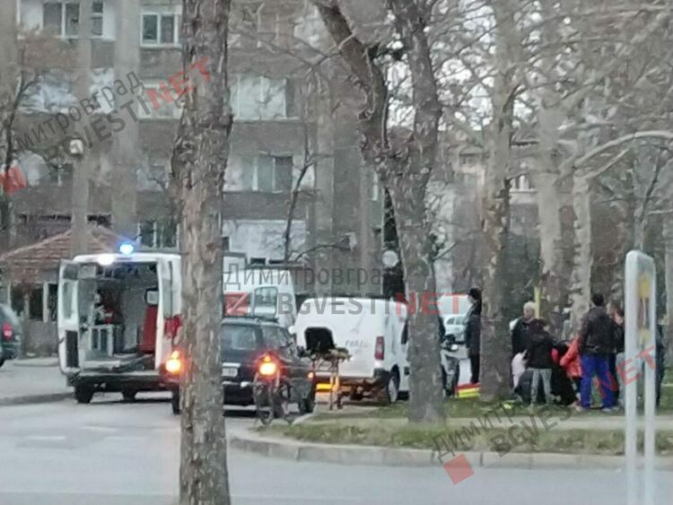 Блъснаха пешеходец край хипермаркет в Димитровград