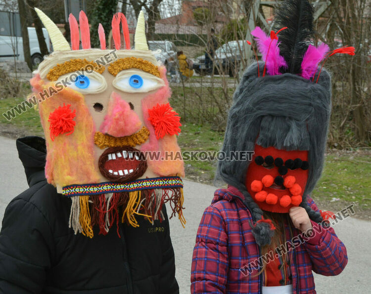 Кукерски чанове огласиха "Кенана" за прогонване на злите сили и в очакване на пролетта