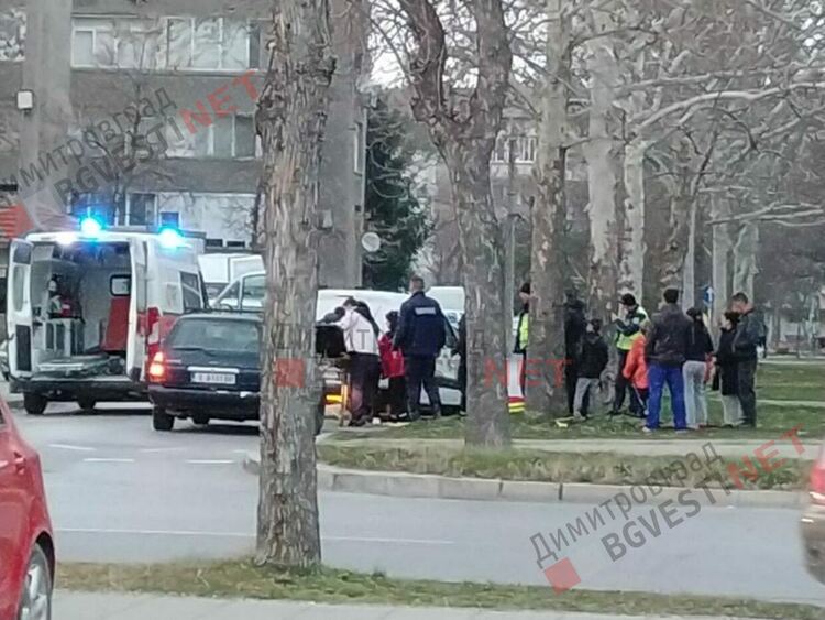 Блъснаха пешеходец край хипермаркет в Димитровград