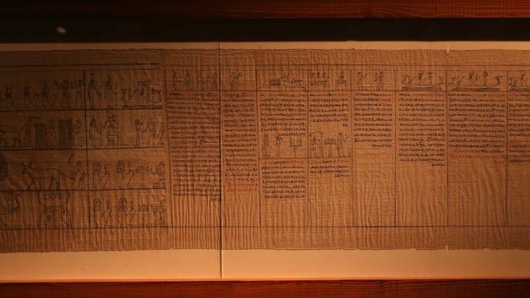 Показаха 16-метровия папирус с Книгата на мъртвите, открит в Сакара
