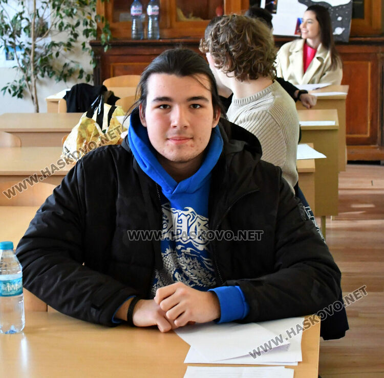 180 ученици показват знанията си в областните кръгове на олимпиадите по български език и „Знам и мога“