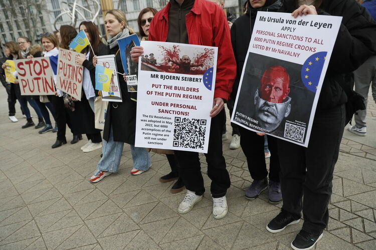 Демонстрации в цяла Европа против войната в Украйна