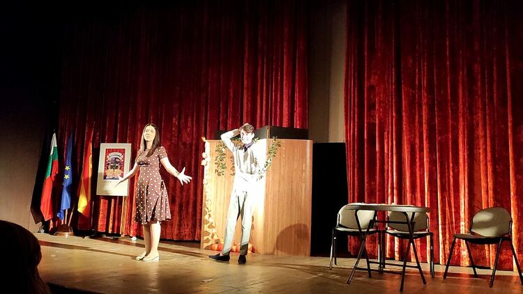 ЕГ "Иван Вазов"-Смолян отново с участие и награди във фестивал за училищен театър 