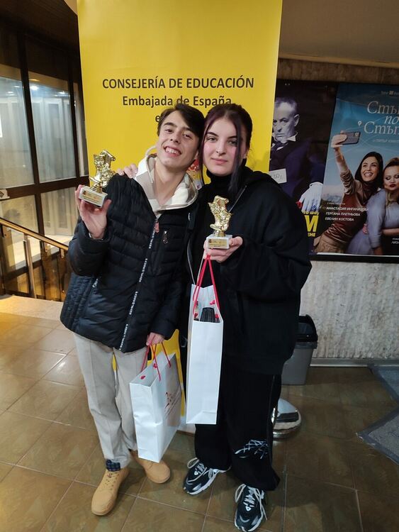 ЕГ "Иван Вазов"-Смолян отново с участие и награди във фестивал за училищен театър 