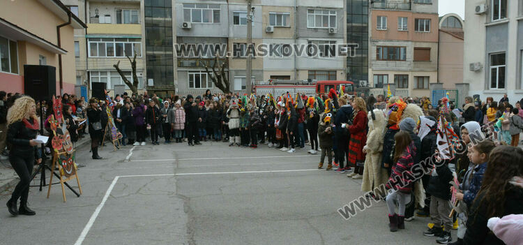 В училище „Св. Климент Охридски“ прогониха злите сили на Заговезни