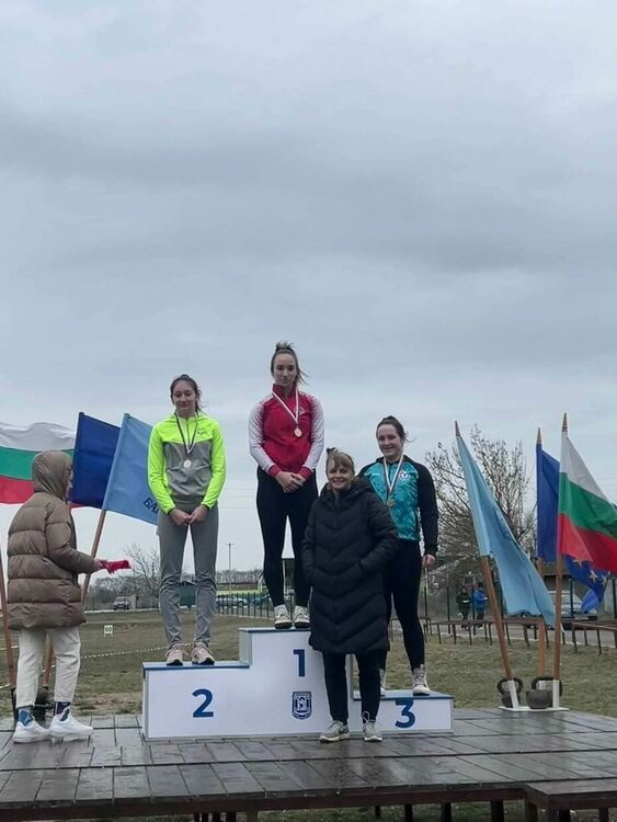 Два пъти злато и сребро за атлетите от Хасково на Национална купа по хвърляния