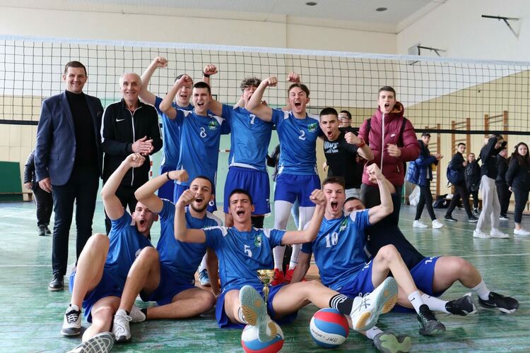 Волейболистите на ПГДС са шампиони в общинските ученически игри в Хасково