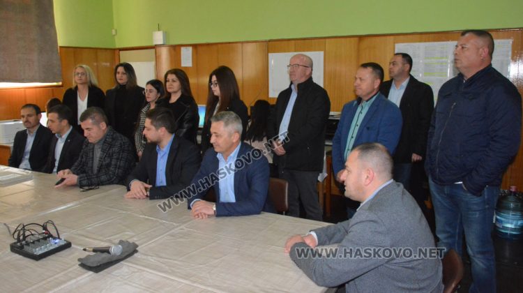 Преодоляването на политическата криза ще доведе до развръзка за останалите, смята Сезгин Мехмед