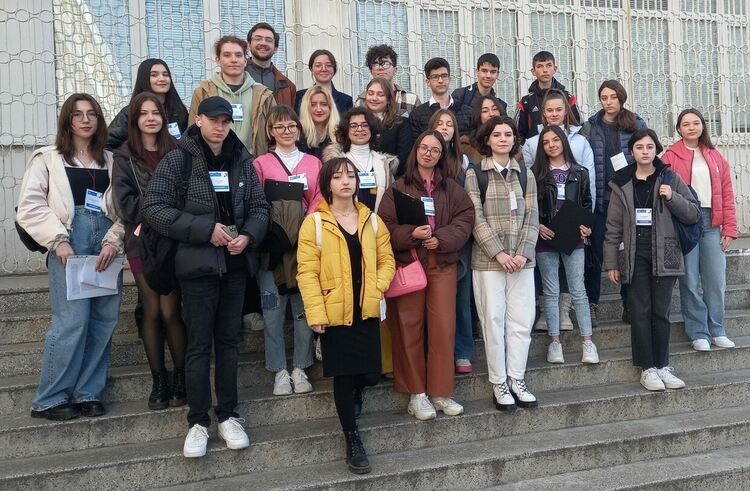 Успехи за възпитаниците на ЕГ „Христо Ботев“ в състезанието по реч и дебати на английски език в град Варна