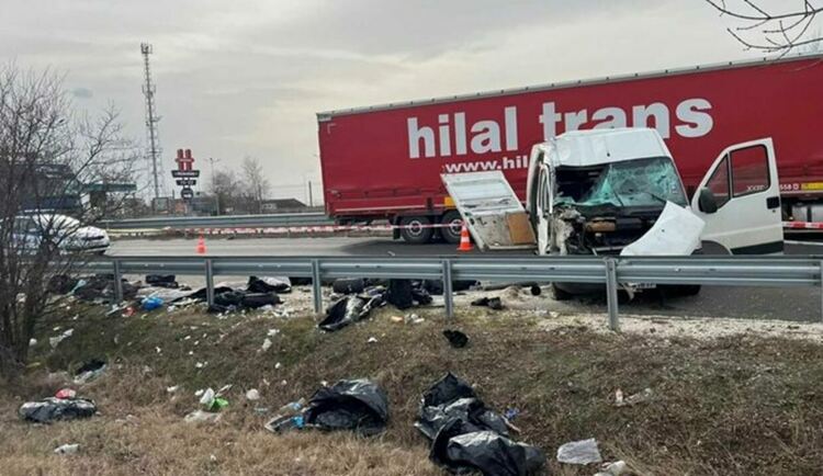 Девет от пострадалите в катастрофата на АМ "Тракия" мигранти остават в болница