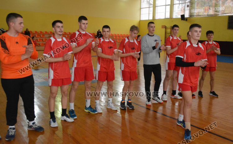 Категорична победа в атрактивен мач за ПМГ в ученическите игри по хандбал