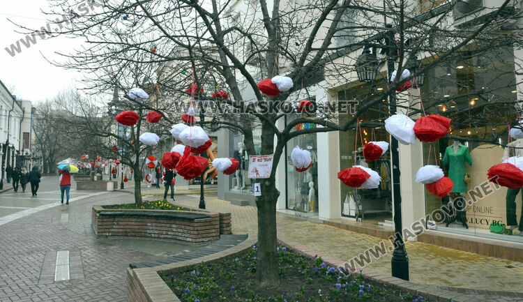 Хасково е с първомартенска украса