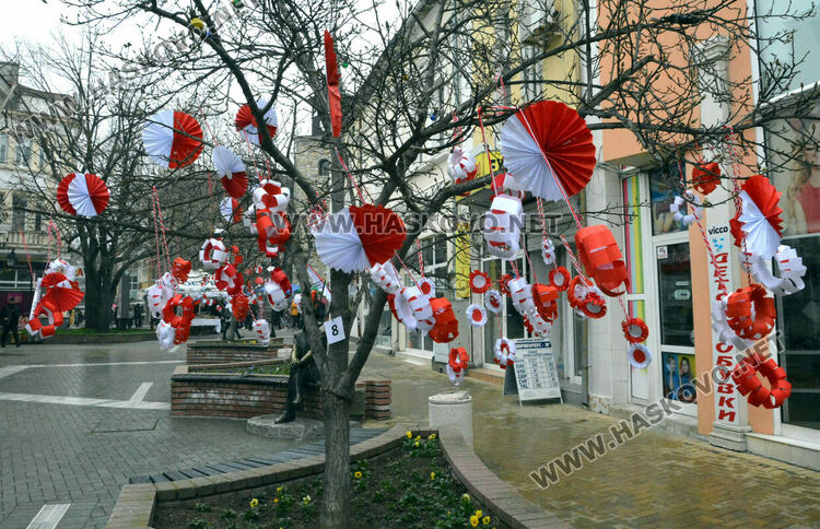 Хасково е с първомартенска украса