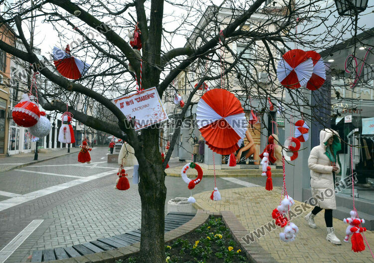 Хасково е с първомартенска украса
