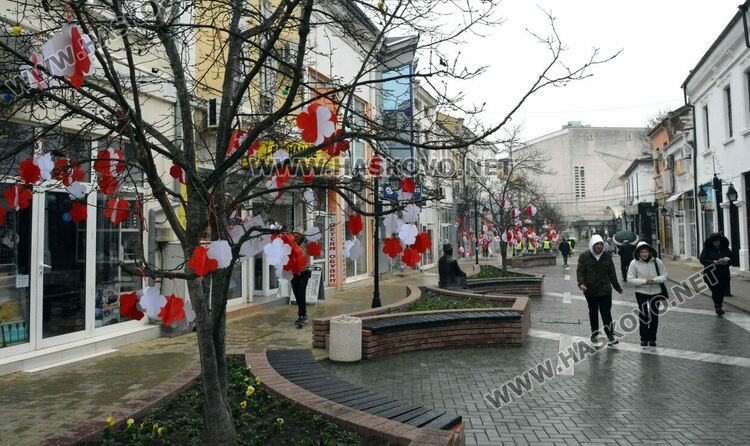 Хасково е с първомартенска украса