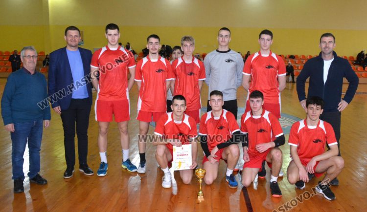 Категорична победа в атрактивен мач за ПМГ в ученическите игри по хандбал