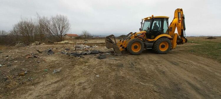 Заловиха двама да изхвърлят отпадъци на нерегламентирани места в Асеновград 