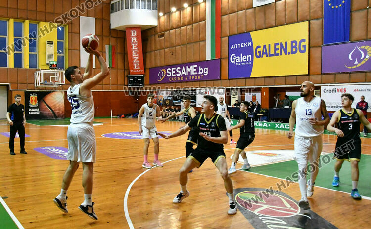 Баскетболистите на Хасково победиха &bdquo;Академик&ldquo; със 112:90