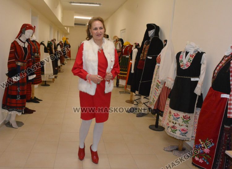 Старите носии от колекцията на Златка Господинова „разказват“ за стари времена, нрави и вярвания