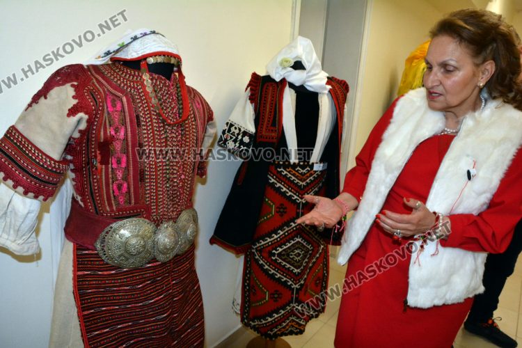 Старите носии от колекцията на Златка Господинова „разказват“ за стари времена, нрави и вярвания