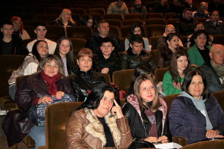 Музикален състав "Кадрие Лятифова" с благотворителен концерт за пострадалите от земетресенията в Турция и Сирия